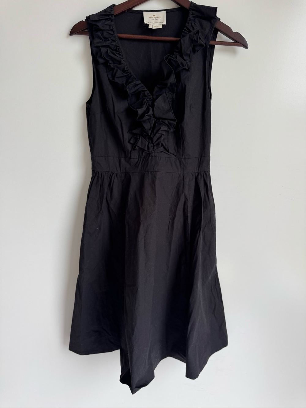 Kate Spade Poplin Ruffle V-Neck Dress Black Sleeveless Size 4 event formal lbd